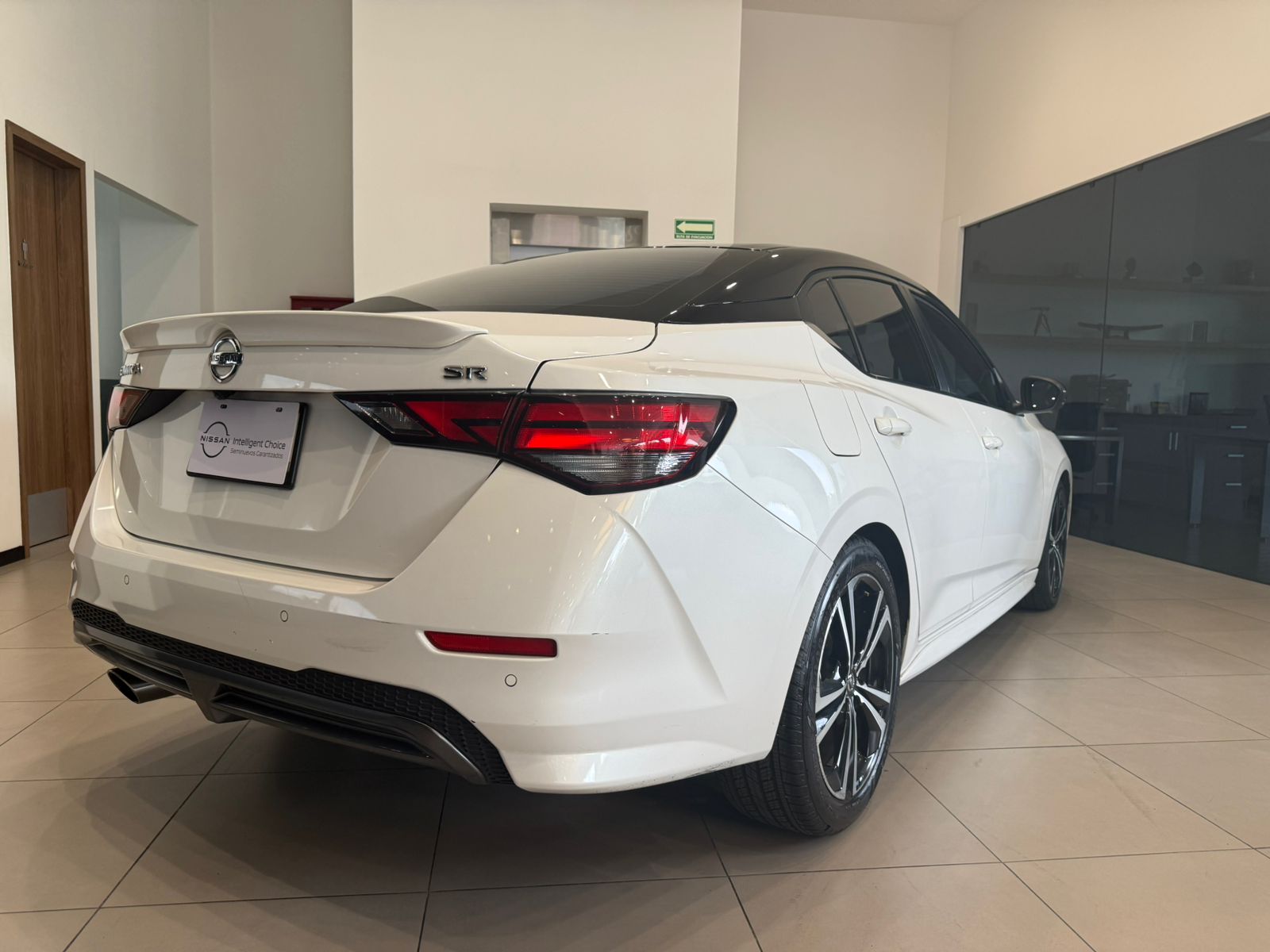 2023 Nissan SENTRA 4 PTS SR CVT AAC ASTOS DEPORTIVOS BOSE QC F LED RA-18