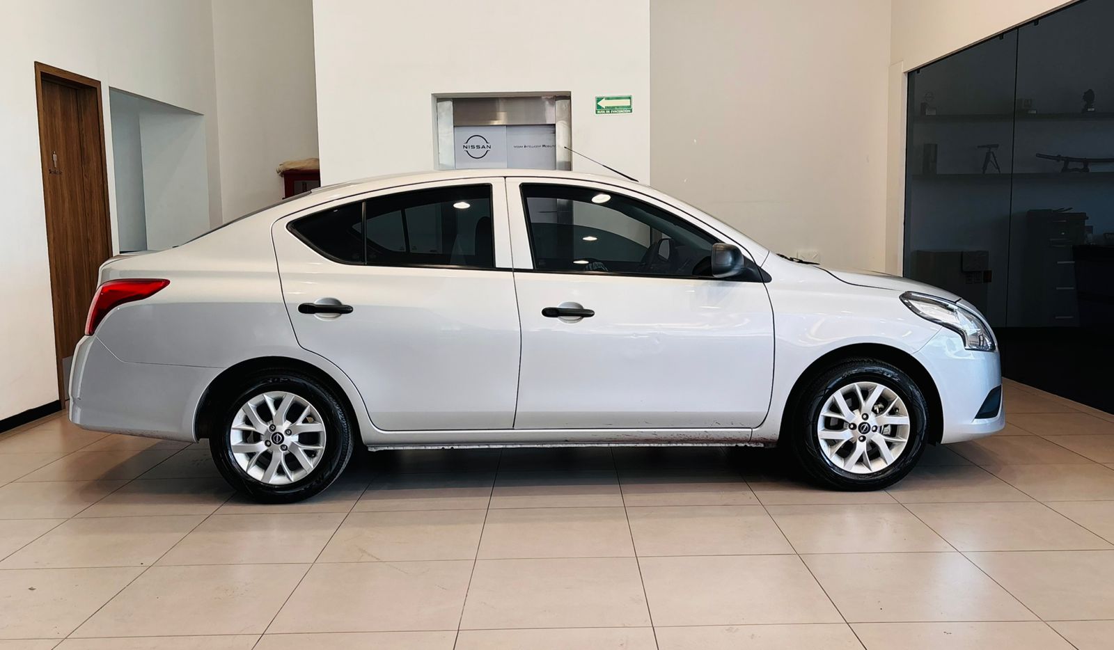 2024 Nissan V-DRIVE 4P L41.6 MAN AUDIO
